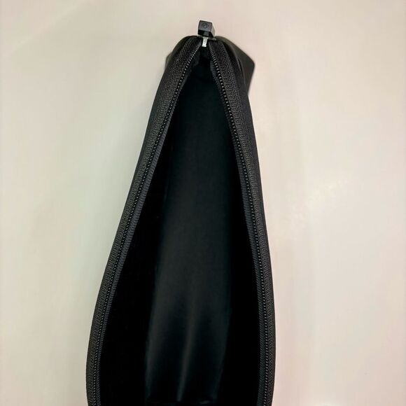 Skims Black Neoprene Pouch - Like New - Picture 4 of 7